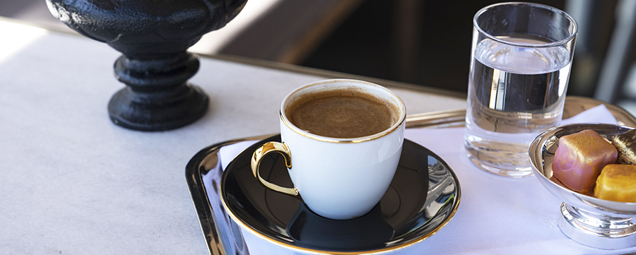 Viaje a través del café de Türkiye